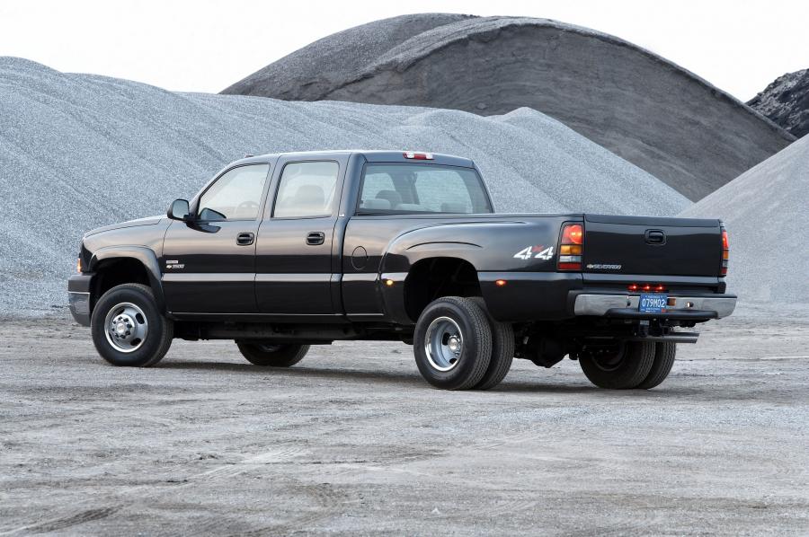  Chevrolet Silverado Heavy Duty 2003 года  (фото 16 из 36)